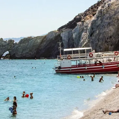 Charming Santorini 1 Bedroom Deluxe Wonderful Caldera Sea Views Close To City Centre