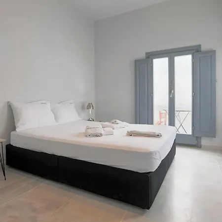 Charming Santorini 1 Bedroom Deluxe Wonderful Caldera Sea Views Close To City Centre Villa